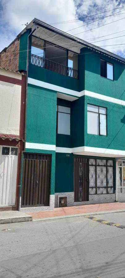 Green House Habitaciones ブカラマンガ エクステリア 写真